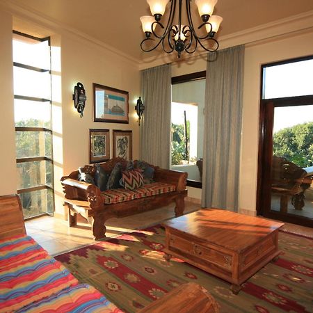 Ammazulu African Palace Kloof Buitenkant foto